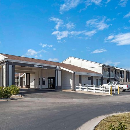 Quality Inn & Conference Center Panama City Bagian luar foto