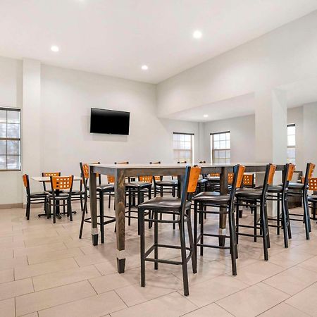Quality Inn & Conference Center Panama City Bagian luar foto