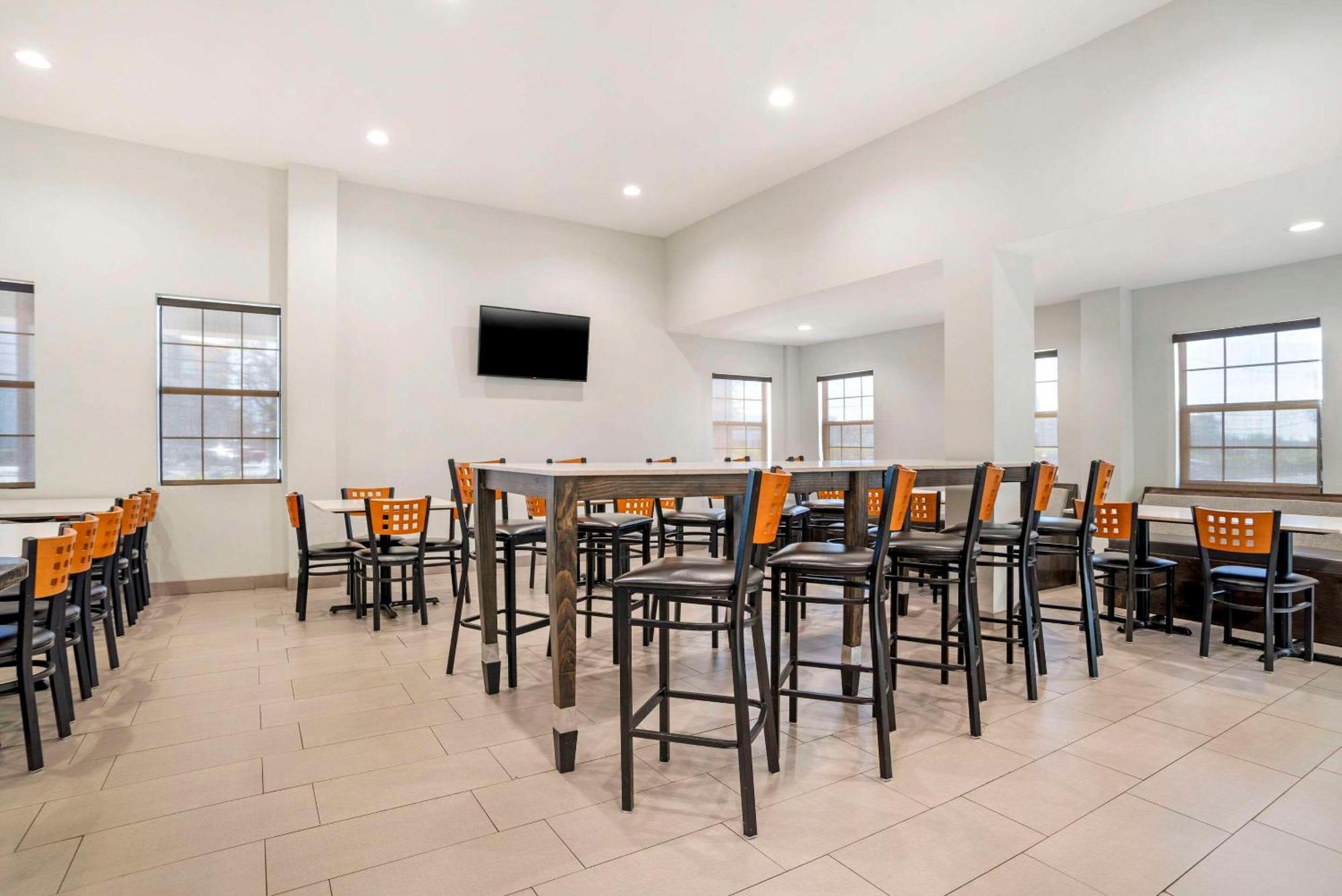 Quality Inn & Conference Center Panama City Bagian luar foto