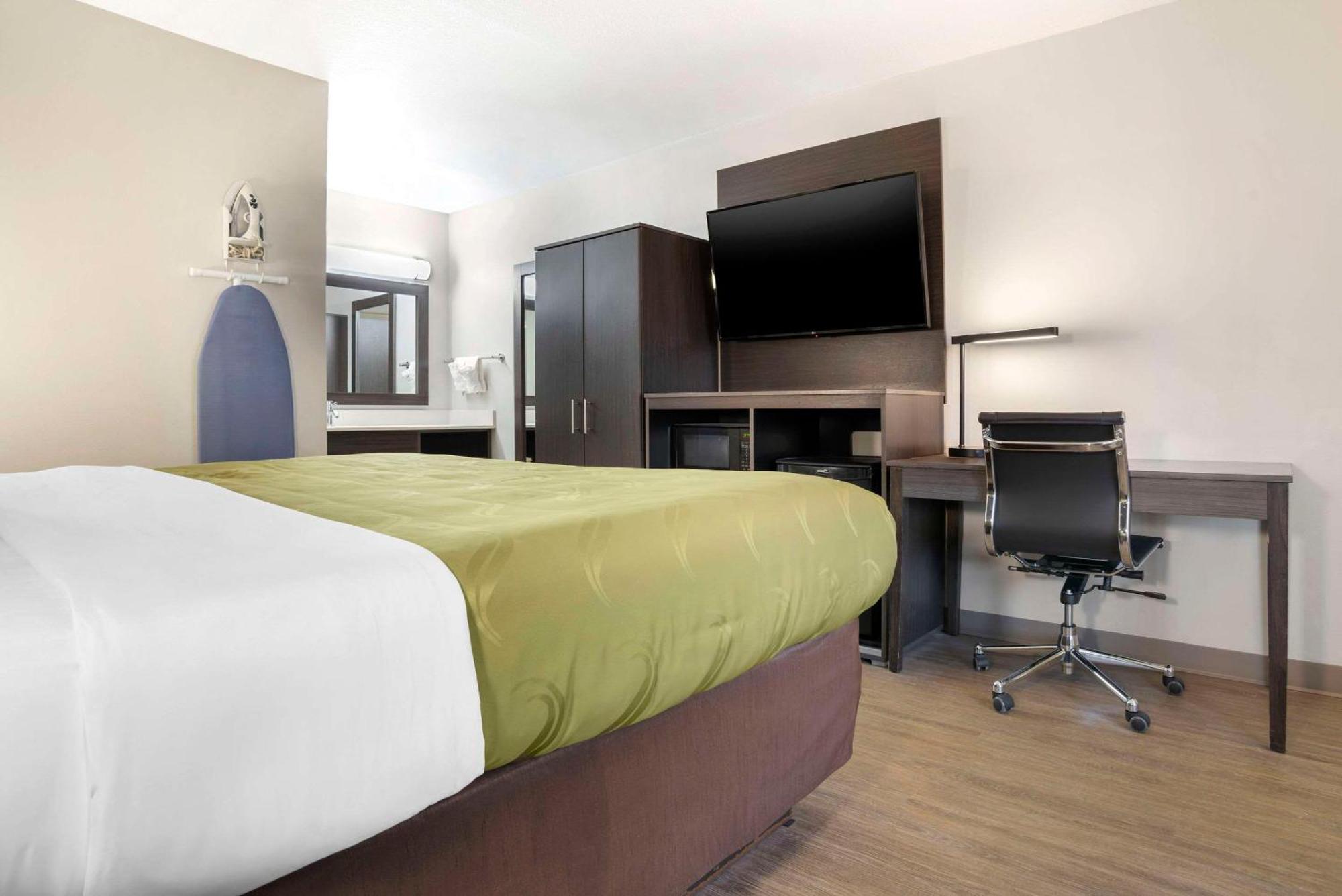 Quality Inn & Conference Center Panama City Bagian luar foto