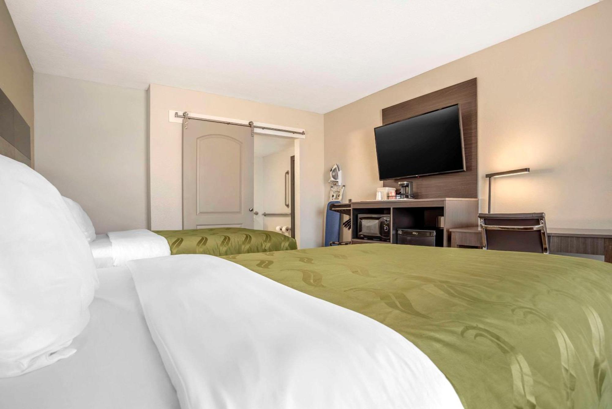 Quality Inn & Conference Center Panama City Bagian luar foto